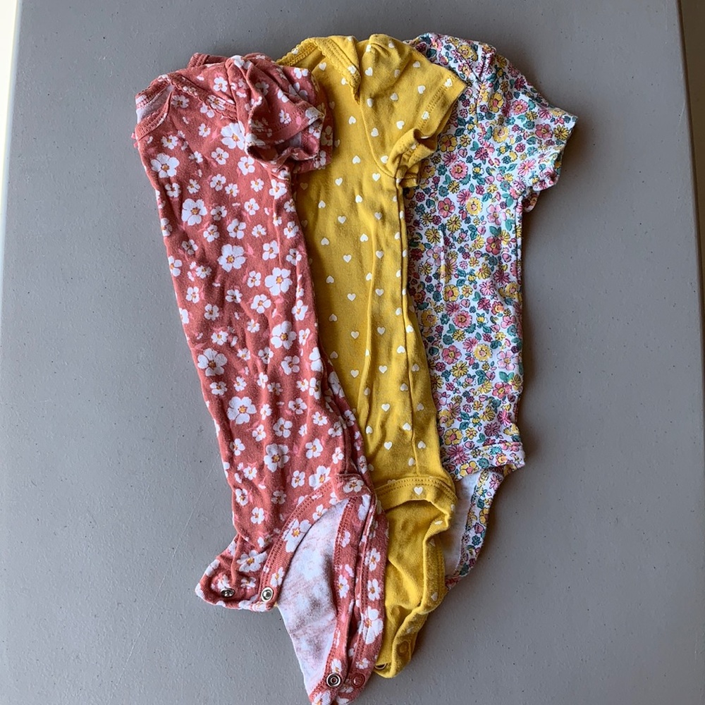 Fall onesies. 12m. VGUC.